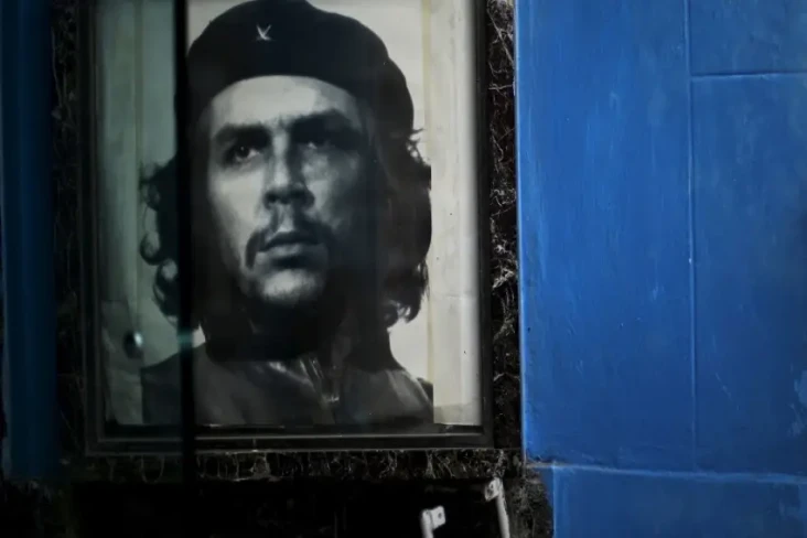 25 Kata-kata Che Guevara...