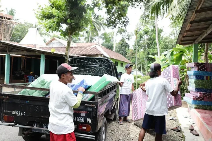 Bantu Revitalisasi Ponpes...
