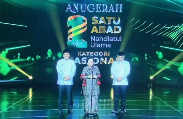 Hadiri Peringatan Seabad...