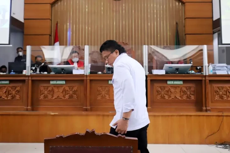 Bacakan Duplik, Pengacara...