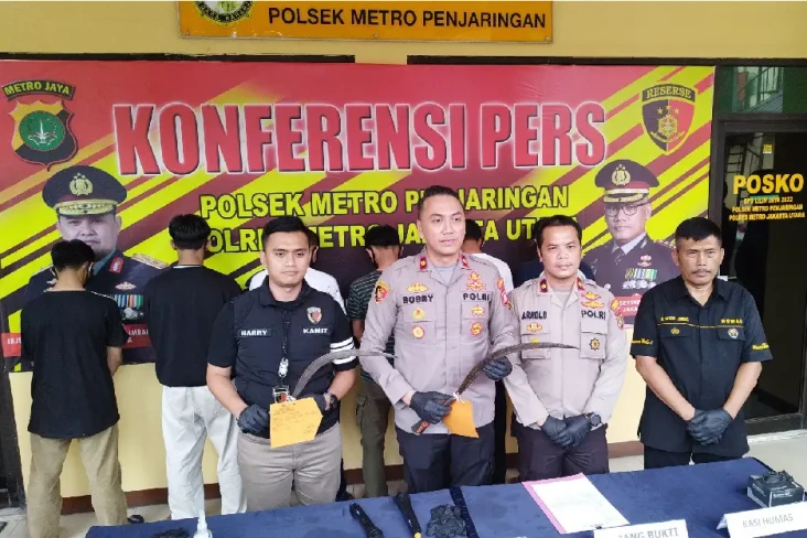 2 Geng Remaja Tawuran...