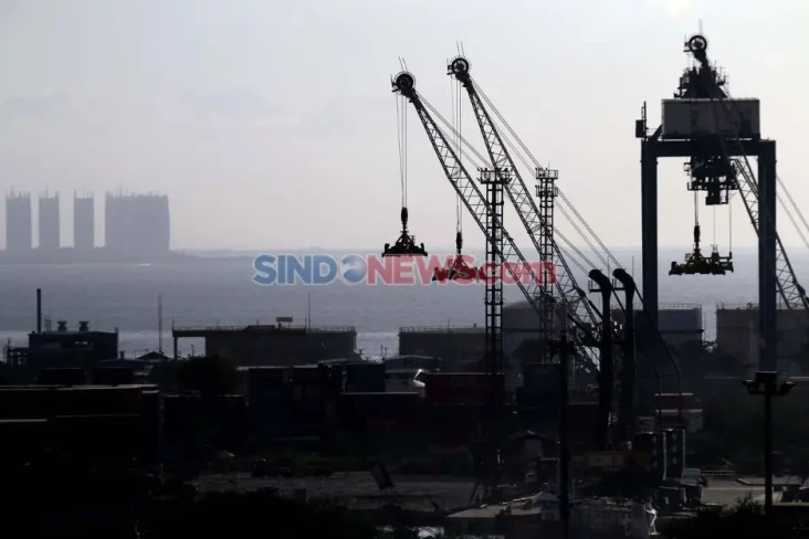 IMF Revisi Proyeksi...