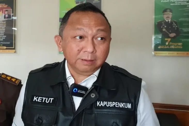 Kejagung Periksa 9 Saksi...