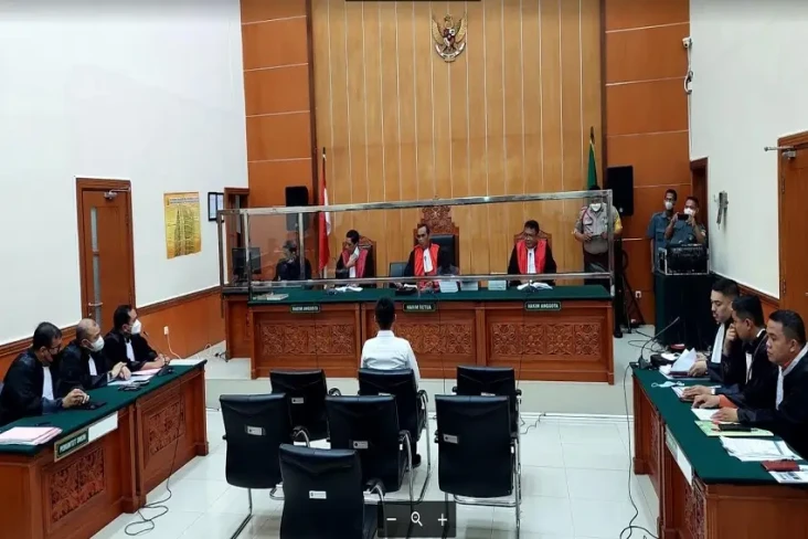 Teddy Minahasa Perintahkan...
