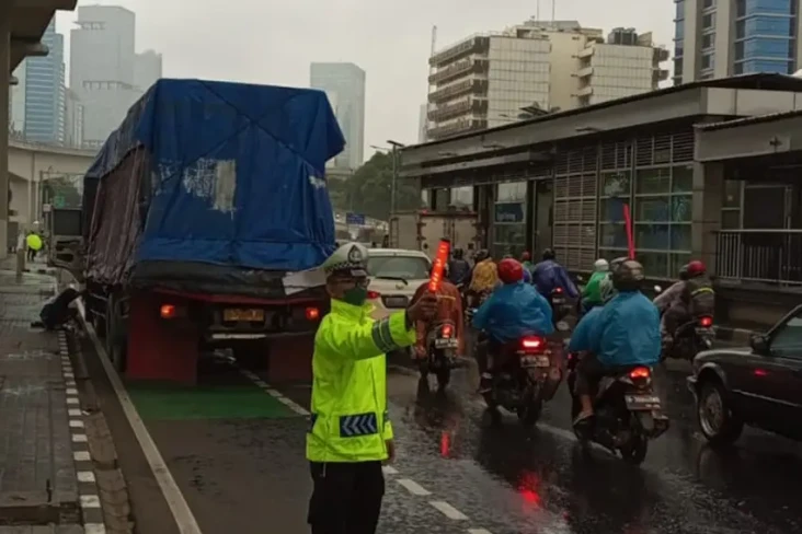 Jakarta Diguyur Hujan,...