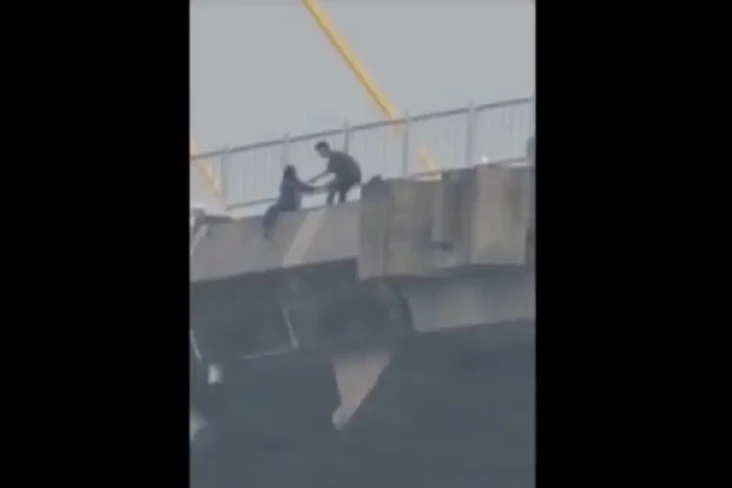 Heroik! Seorang Pria...