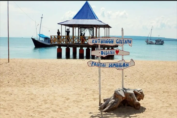 Disambangi Turis Luar...