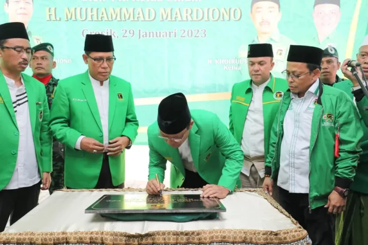 Resmikan Kantor DPC...