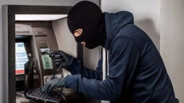 2 Pelaku Ganjal ATM...