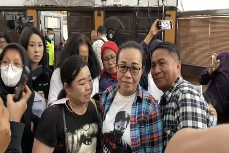 Ibu Bharada E Berharap...
