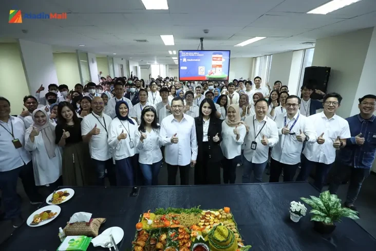 Hadiri Peresmian Kantor...