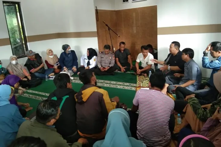 Polisi Tangkap 2 Penipu...
