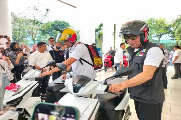 RK - Bobby Keliling...