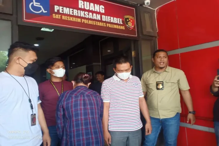 Kompak Jadi Copet, Pasutri...