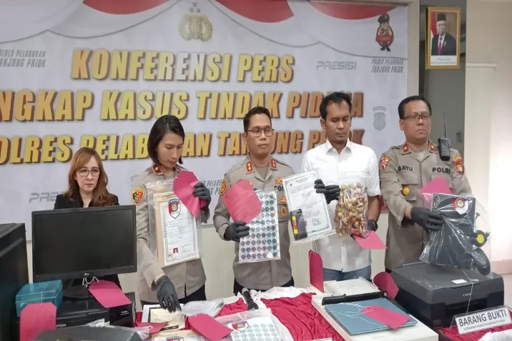Bongkar Sindikat Pemalsuan...