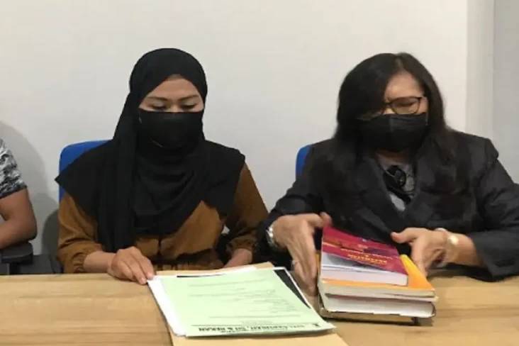 Perempuan di Denpasar...