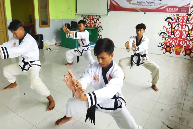 Komunitas GMC Gelar...