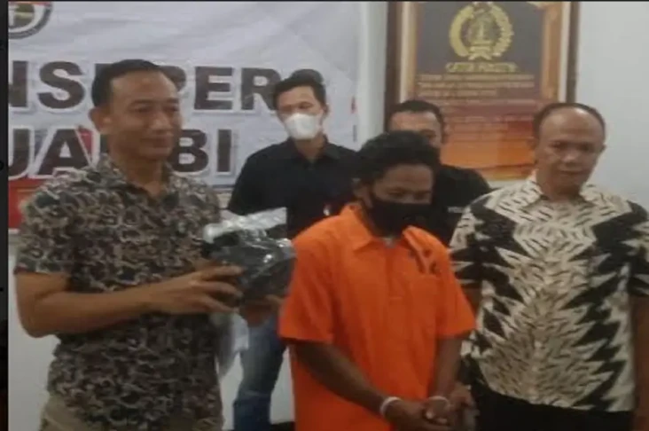 Tergiur Upah Rp10 Juta,...