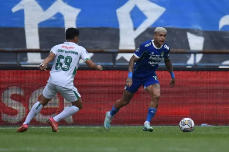 Hasil Persib vs PSS...