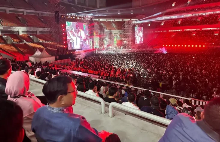 Nonton Konser Dewa 19...