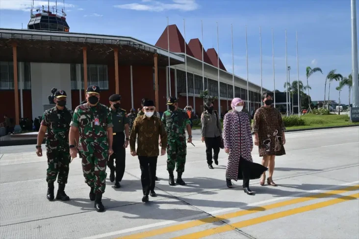 Wapres Berangkat ke...