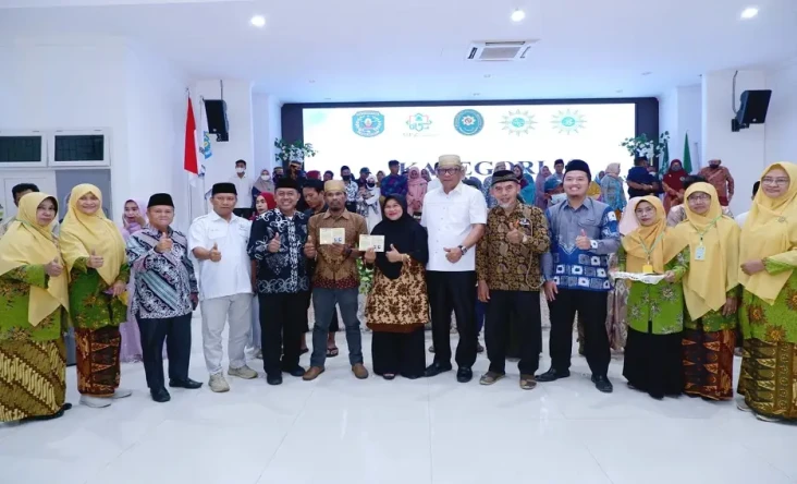 Pertama di Bontang,...