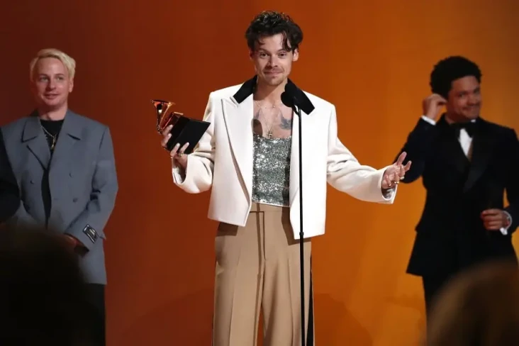 Harry Styles Sabet Best...