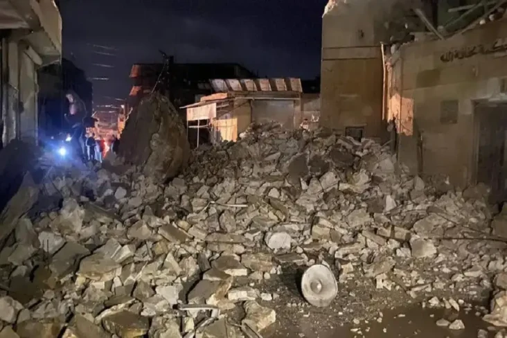 Gempa Turki Magnitudo...