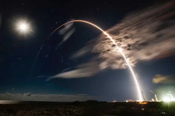 SpaceX Siap Luncurkan...