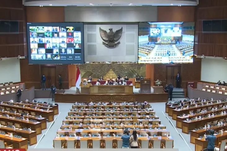 DPR Terima 7 Surat dari...