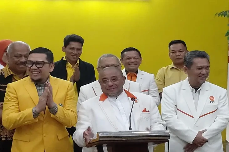 PKS Ajak Golkar Gabung...