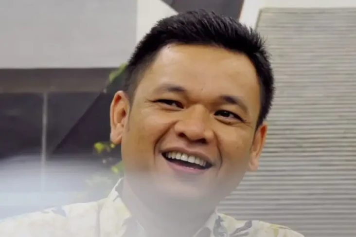 Golkar Bergeming Diajak...