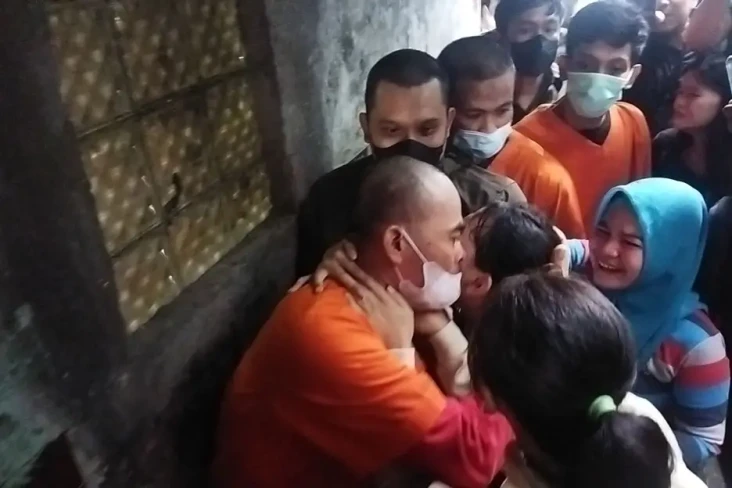 Tangis Keluarga Pecah...