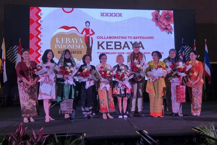 Pakai Kebaya Harus Sesuai...
