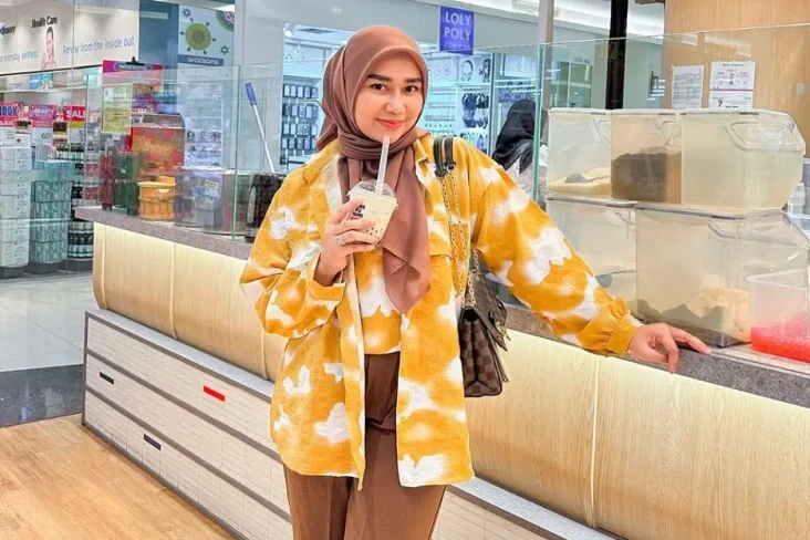 Datangi Rumah Wanita...