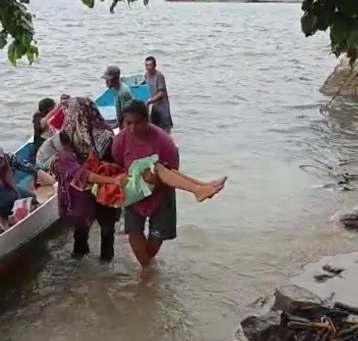 Aksi Heroik Bidan Kawasan...