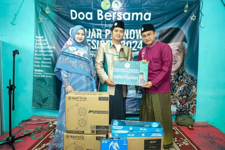 Dukung Pendidikan Ponpes,...