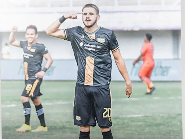 Hasil Dewa United vs...
