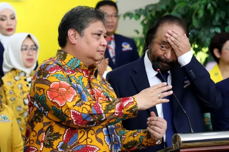 Saling Sandera Koalisi...