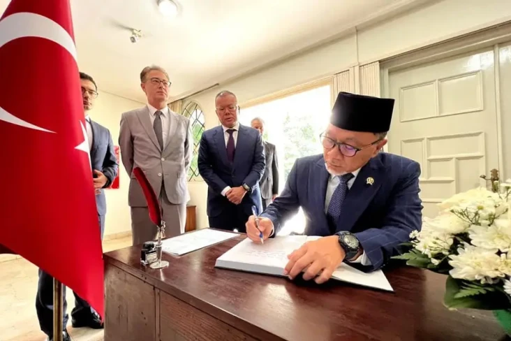 Sambangi Kedubes Turki...