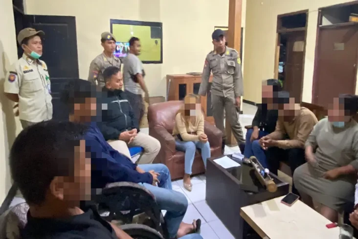 Hendak Mesum, 4 Pasangan...