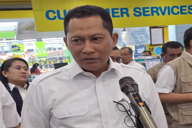 Retail Modern Jual Beras...