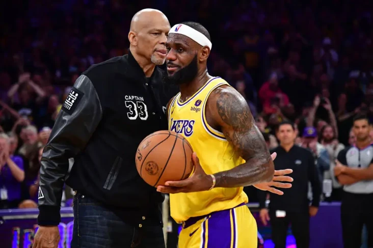Ukir Sejarah di NBA,...