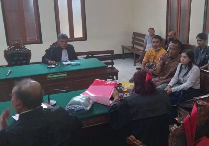 Suami di Surabaya Tega...