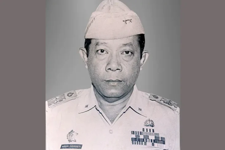 5 Komandan Korps Marinir...