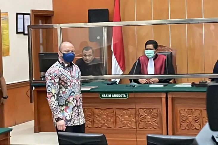 Majelis Hakim PN Jakbar...