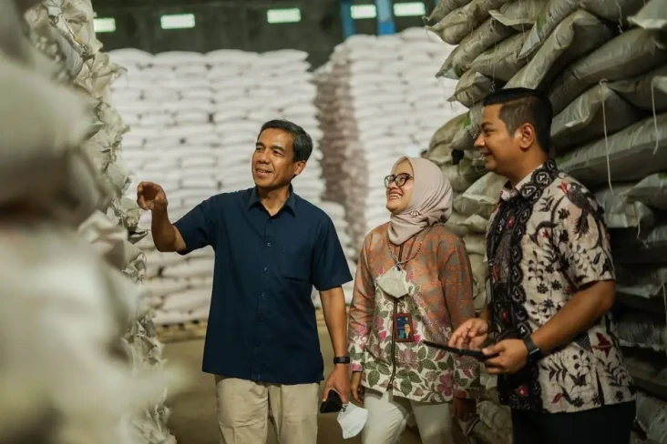 Stok Pupuk Subsidi Dipastikan...