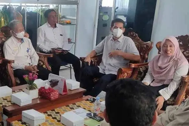 Polemik Kepsek Potong...