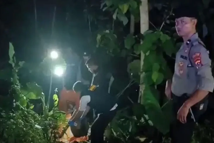 Cemburu, Pemuda Pandeglang...