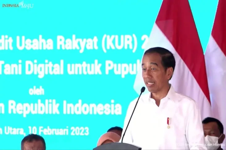 Jokowi Luncurkan Kartu...